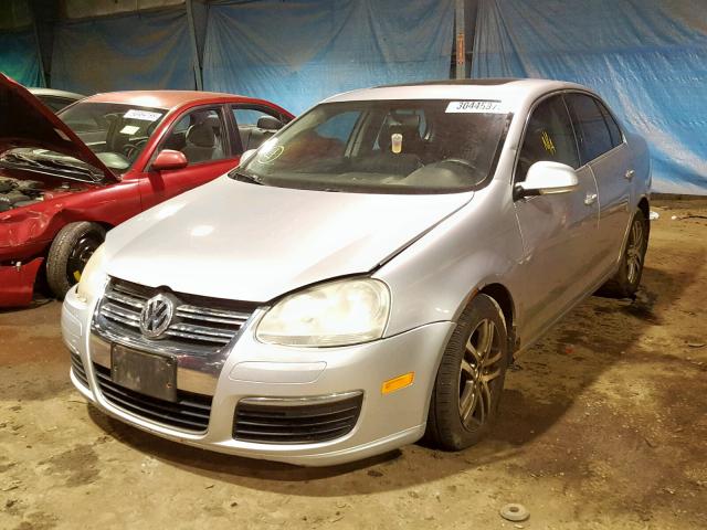 3VWDF71KX6M797739 - 2006 VOLKSWAGEN JETTA 2.5L SILVER photo 2