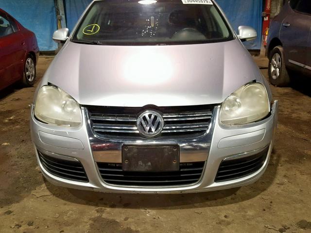 3VWDF71KX6M797739 - 2006 VOLKSWAGEN JETTA 2.5L SILVER photo 9