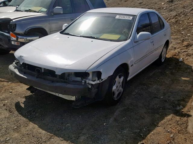 1N4DL01D31C107897 - 2001 NISSAN ALTIMA XE WHITE photo 2