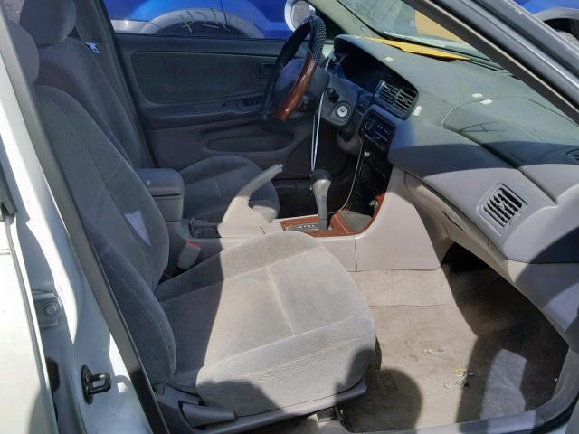 1N4DL01D31C107897 - 2001 NISSAN ALTIMA XE WHITE photo 5