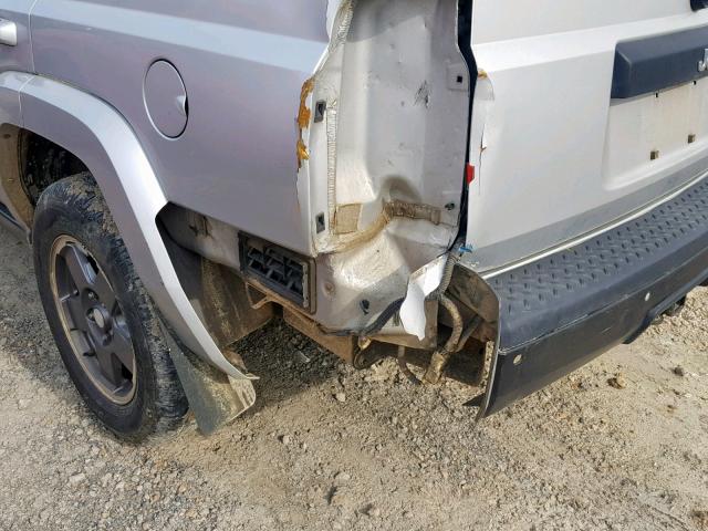 1J8HH48K28C142944 - 2008 JEEP COMMANDER SILVER photo 9