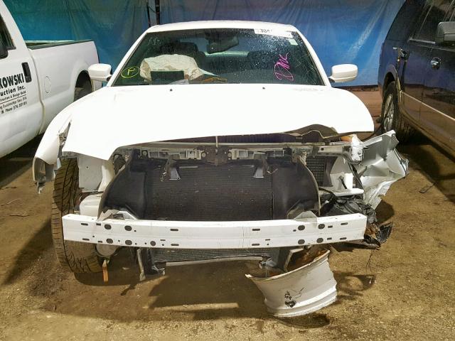 2C3CDXHG4DH738207 - 2013 DODGE CHARGER SX WHITE photo 9