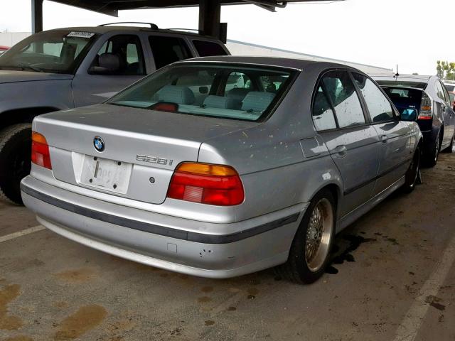 WBADM6343YGV03190 - 2000 BMW 528I SILVER photo 4