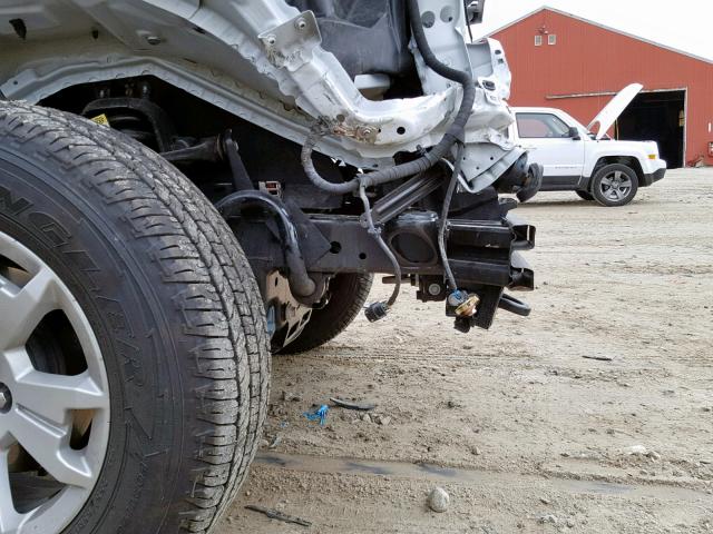 1GCGTCEN3J1318637 - 2018 CHEVROLET COLORADO L WHITE photo 9