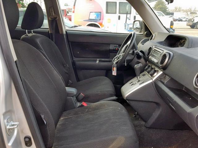 JTLKE50E391073734 - 2009 TOYOTA SCION XB SILVER photo 5