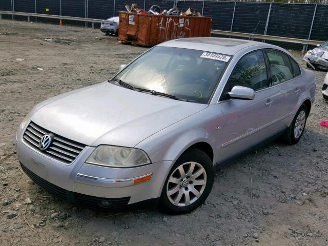 WVWPD63B02P248021 - 2002 VOLKSWAGEN PASSAT GLS WHITE photo 2