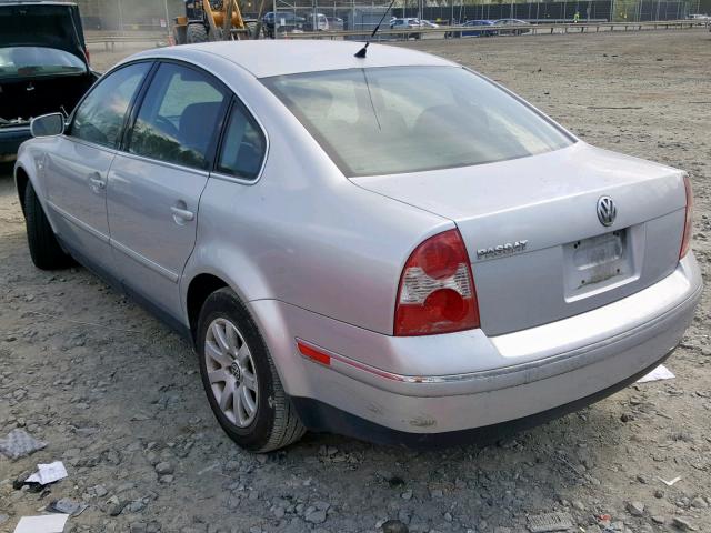 WVWPD63B02P248021 - 2002 VOLKSWAGEN PASSAT GLS WHITE photo 3