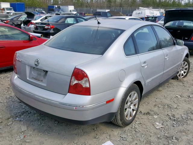 WVWPD63B02P248021 - 2002 VOLKSWAGEN PASSAT GLS WHITE photo 4