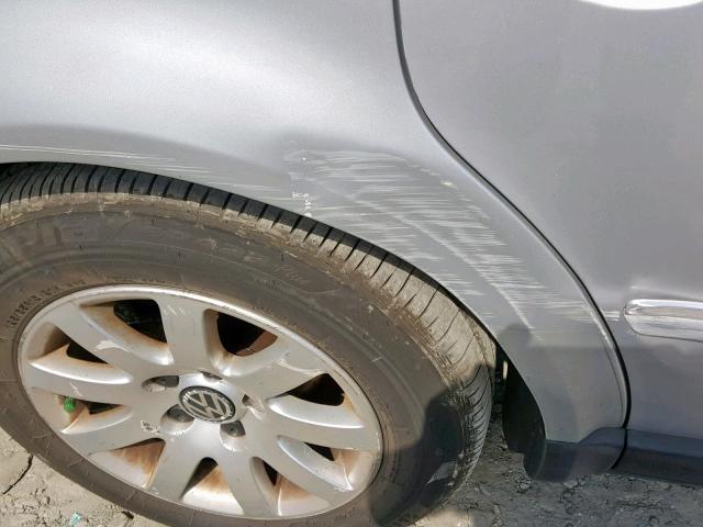 WVWPD63B02P248021 - 2002 VOLKSWAGEN PASSAT GLS WHITE photo 9