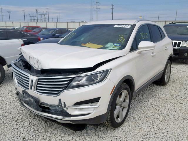 5LMCJ1C94GUJ15643 - 2016 LINCOLN MKC PREMIE WHITE photo 2