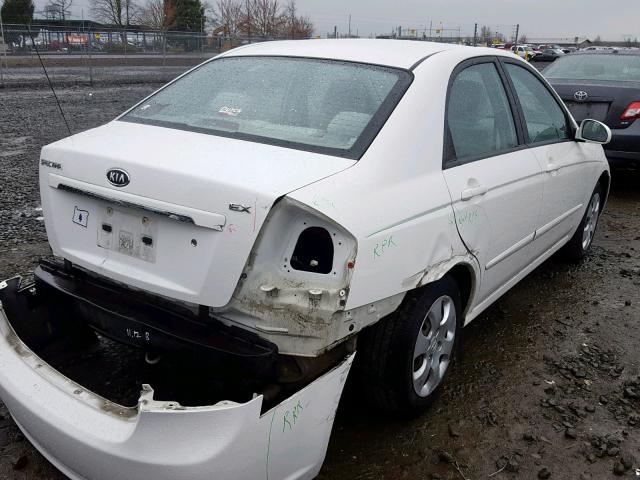 KNAFE222495640621 - 2009 KIA SPECTRA EX WHITE photo 4