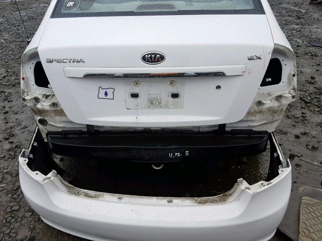 KNAFE222495640621 - 2009 KIA SPECTRA EX WHITE photo 9