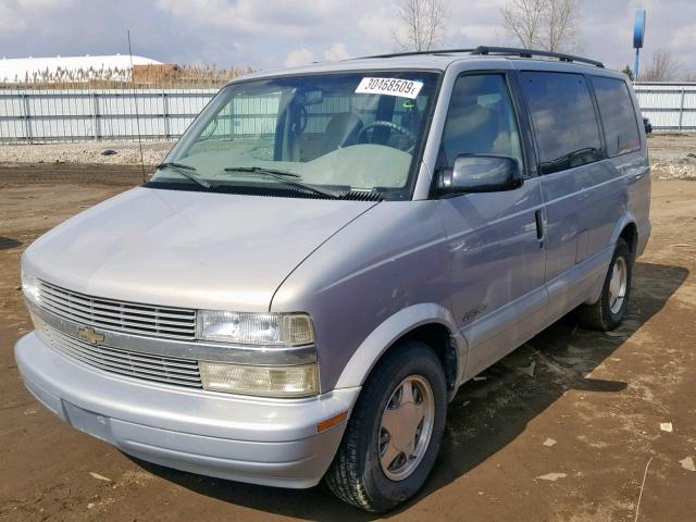 1GNDM19WXYB175575 - 2000 CHEVROLET ASTRO SILVER photo 2