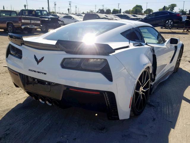 1G1YS2D6XK5601597 - 2019 CHEVROLET CORVETTE Z WHITE photo 4