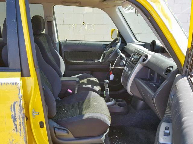 JTLKT334X54015173 - 2005 TOYOTA SCION XB 黄色 照片 5