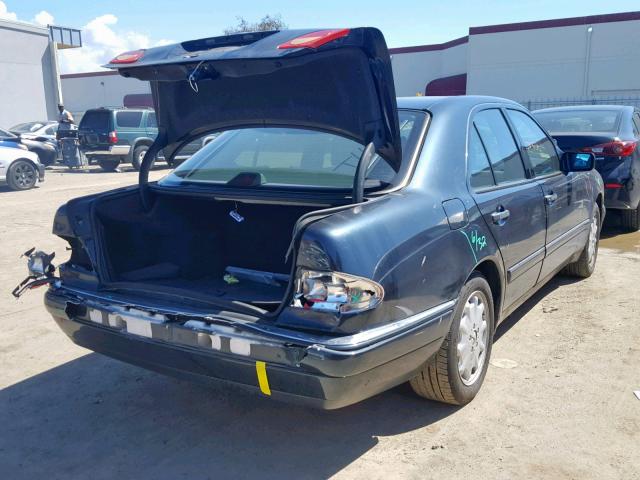 WDBJF55F3VA389682 - 1997 MERCEDES-BENZ E 320 BLUE photo 4