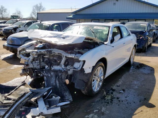 2C3CCARGXDH573651 - 2013 CHRYSLER 300 WHITE photo 2