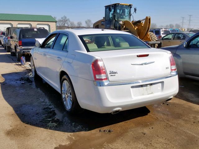 2C3CCARGXDH573651 - 2013 CHRYSLER 300 WHITE photo 3