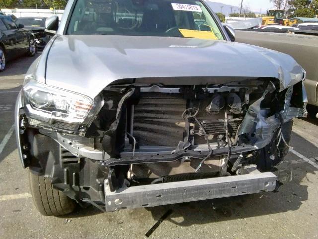 3TMAZ5CN2JM064585 - 2018 TOYOTA TACOMA DOU SILVER photo 9