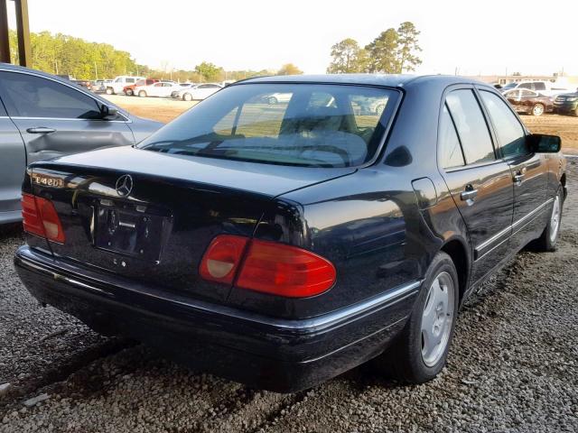 WDBJF72F8VA469009 - 1997 MERCEDES-BENZ E 420 BLACK photo 4