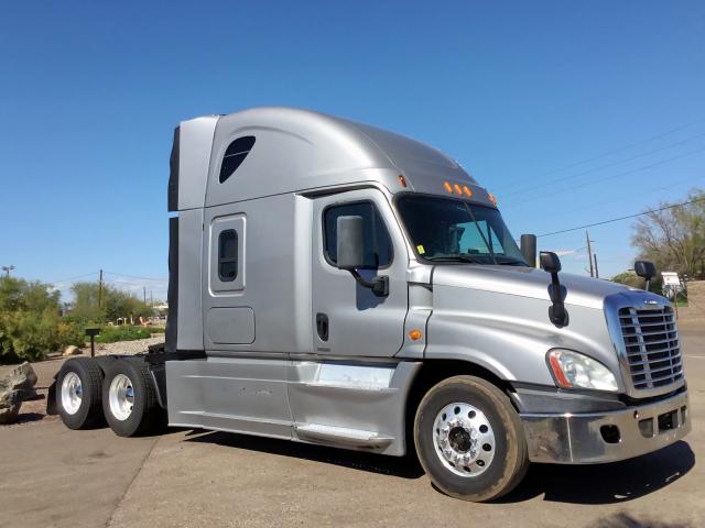 3AKJGLD59ESFK8083 - 2014 FREIGHTLINER CASCADIA 1 SILVER photo 1