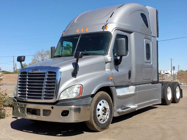 3AKJGLD59ESFK8083 - 2014 FREIGHTLINER CASCADIA 1 SILVER photo 2