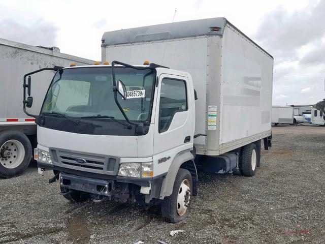 3FRLL45Z27V634238 - 2007 FORD LOW CAB FO WHITE photo 2