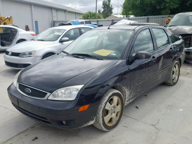 1FAHP34N27W325770 - 2007 FORD FOCUS ZX4 BLACK photo 2