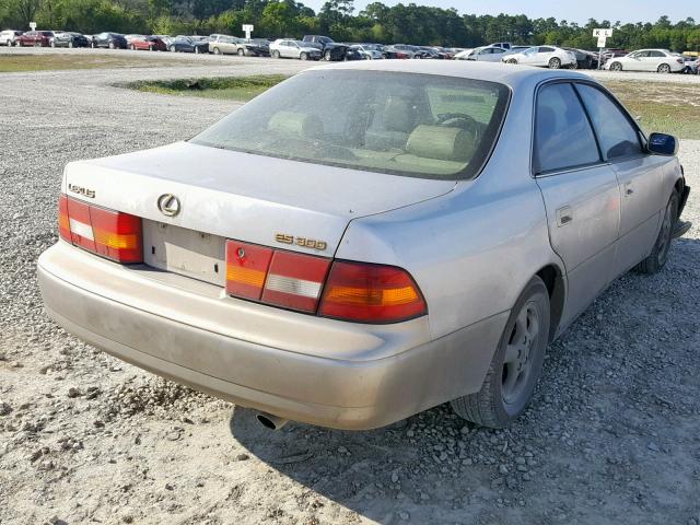 JT8BF22G5V0016097 - 1997 LEXUS ES 300 SILVER photo 4