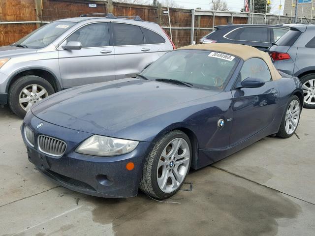 4USBT53575LT28004 - 2005 BMW Z4 3.0 BLUE photo 2