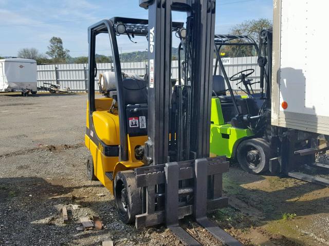 A910V03948C - 2010 YALE FORKLIFT YELLOW photo 1