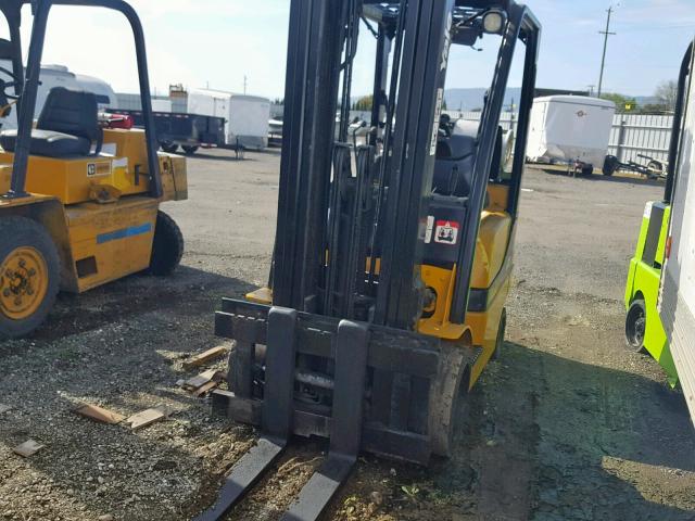 A910V03948C - 2010 YALE FORKLIFT YELLOW photo 2