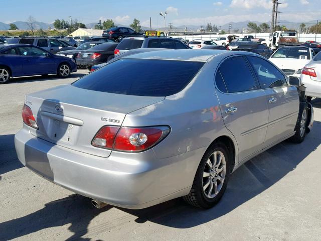 JTHBF30G925035887 - 2002 LEXUS ES 300 SILVER photo 4