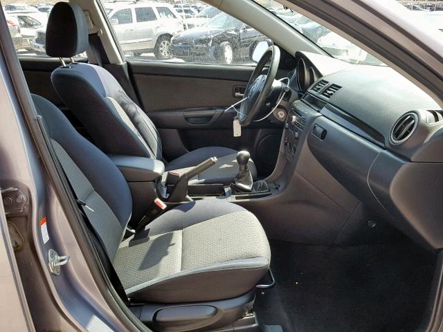 JM1BK32FX51274460 - 2005 MAZDA 3 I GRAY photo 5