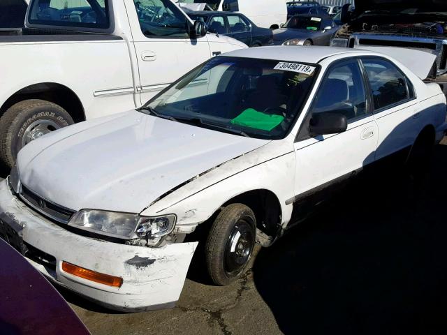 1HGCD5631TA195154 - 1996 HONDA ACCORD LX WHITE photo 2