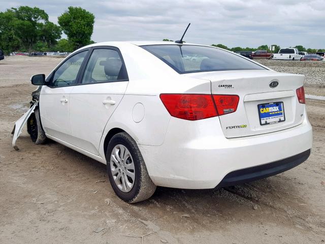 KNAFU4A25D5651927 - 2013 KIA FORTE EX WHITE photo 3