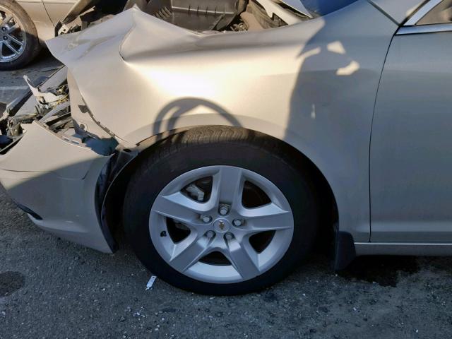 1G1ZB5E08CF198425 - 2012 CHEVROLET MALIBU LS SILVER photo 9