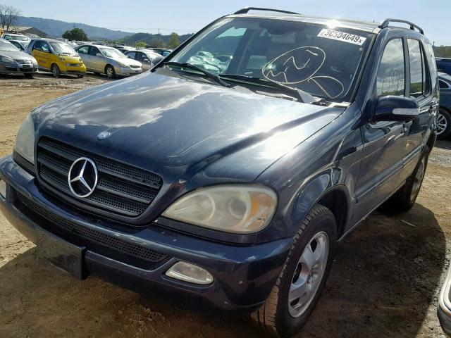 4JGAB54E92A339060 - 2002 MERCEDES-BENZ ML 320 BLUE photo 2