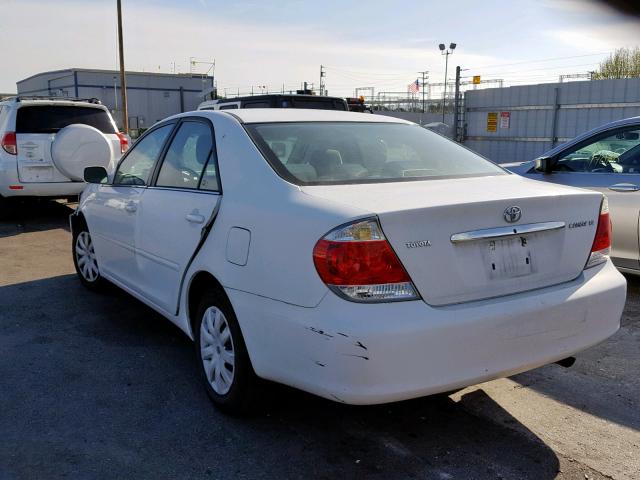4T1BE32K45U544183 - 2005 TOYOTA CAMRY LE WHITE photo 3
