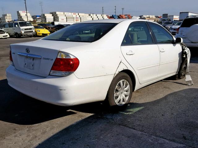 4T1BE32K45U544183 - 2005 TOYOTA CAMRY LE WHITE photo 4
