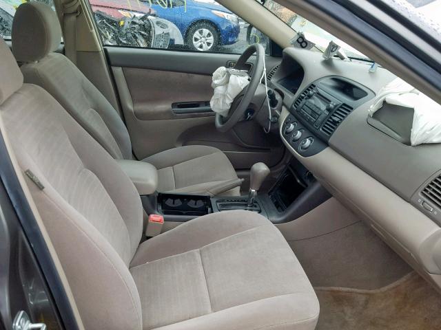 4T1BE30K85U518320 - 2005 TOYOTA CAMRY LE ნაცრისფერი ფოტო 5