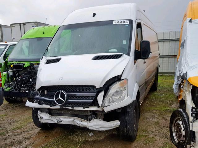 WD3PE8CC0C5648993 - 2012 MERCEDES-BENZ SPRINTER 2 WHITE photo 2