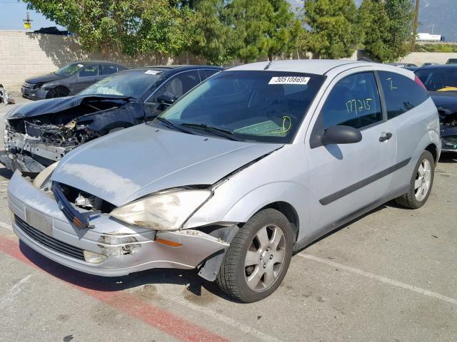 3FAFP31371R117923 - 2001 FORD FOCUS ZX3 SILVER photo 2