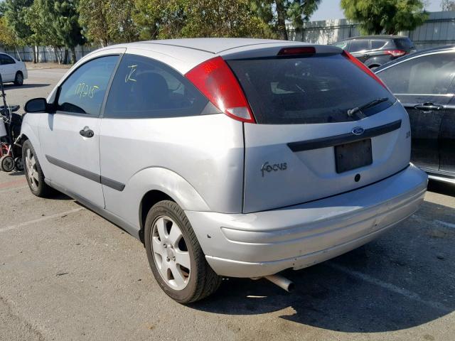 3FAFP31371R117923 - 2001 FORD FOCUS ZX3 SILVER photo 3