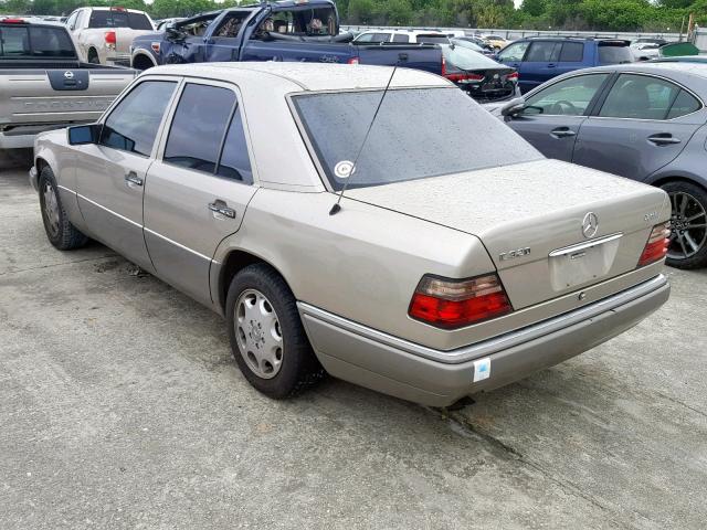 WDBEA32E2RC035033 - 1994 MERCEDES-BENZ E 320 TAN photo 3