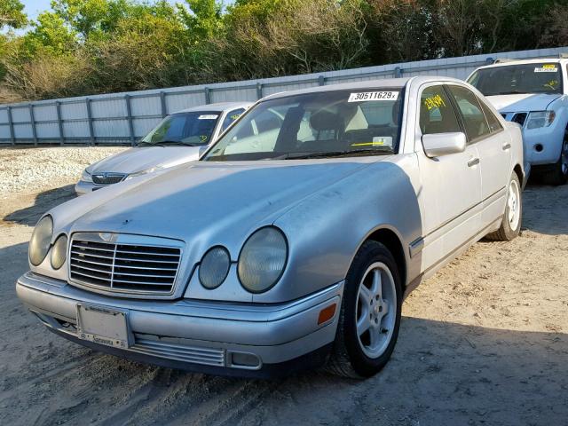 WDBJF25HXXA832462 - 1999 MERCEDES-BENZ E 300TD SILVER photo 2