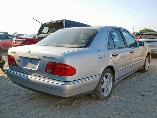 WDBJF25HXXA832462 - 1999 MERCEDES-BENZ E 300TD SILVER photo 4