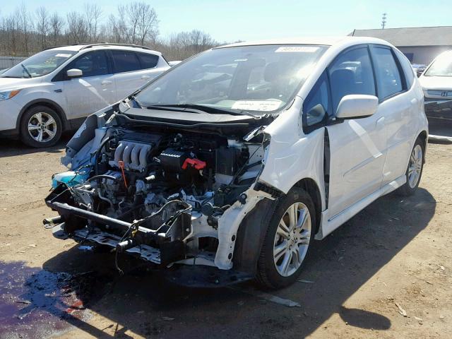 JHMGE8H60BS005227 - 2011 HONDA FIT SPORT WHITE photo 2