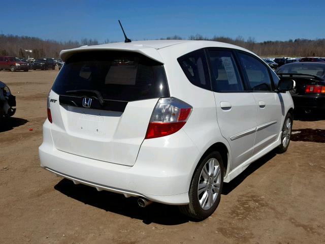 JHMGE8H60BS005227 - 2011 HONDA FIT SPORT WHITE photo 4