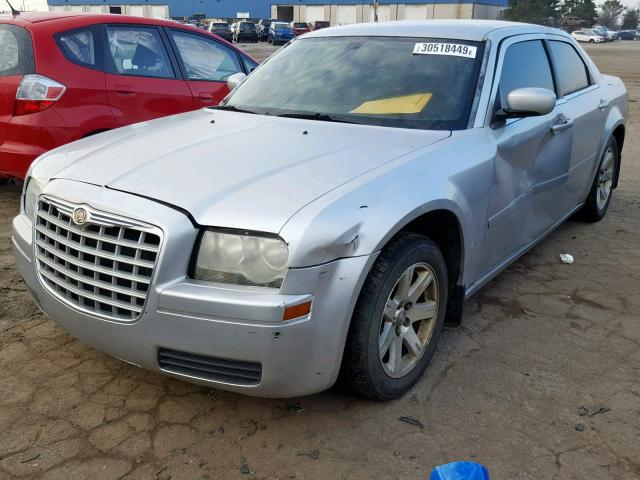 2C3LA43R96H513607 - 2006 CHRYSLER 300 SILVER photo 2